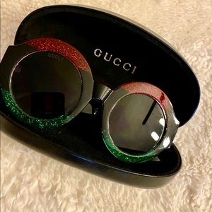 Authentic Gucci sunglass, good condition.